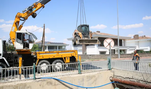 Yağmur suyu kanallarında kapsamlı temizlik çalışması