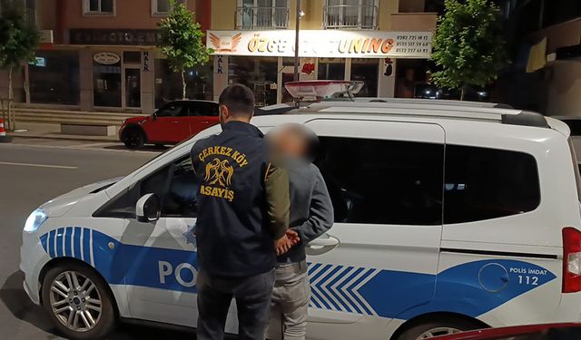 Abisinin kimlik numarasını verdi: Şeytani fikrini polise yutturamadı!