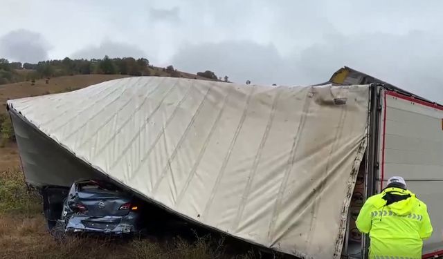 Samsun-Ankara kara yolunda meydana gelen kazada 3 kişi öldü, 6 kişi yaralandı