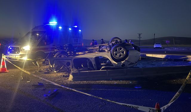 Kontrolden çıkan otomobil devrildi: 4 kişi öldü, 2 kişi yaralandı