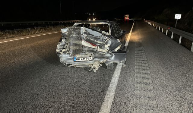 Minibüs ve otomobilin çarpıştığı kazada 4 kişi yaralandı