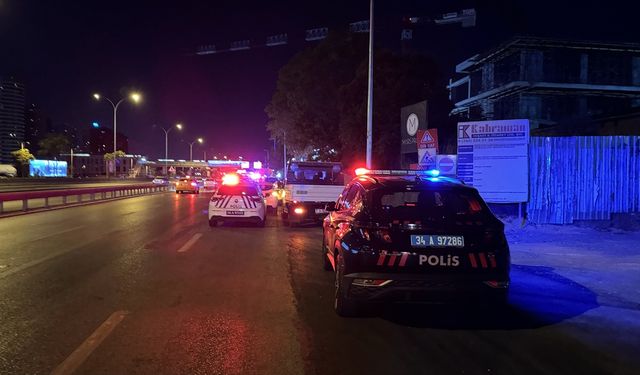 Motosiklet İBB aracına çarptı: 1'i ağır 2 yaralı