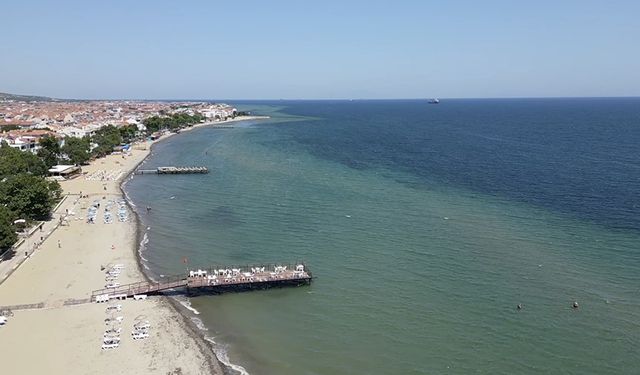 Mavi bayraklı plajlara yerli ve yabancı turistler akın ediyor