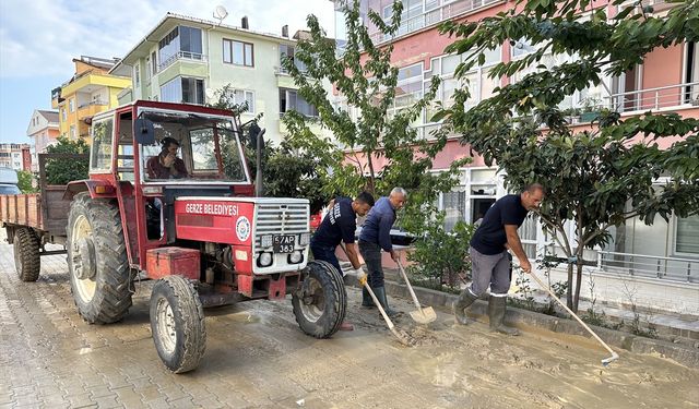 Sağanakta 87 evde hasar oluştu