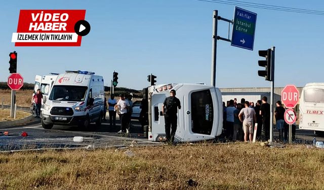 İşçi servisi ile hafif ticari araç çarpıştı: 11 yaralı