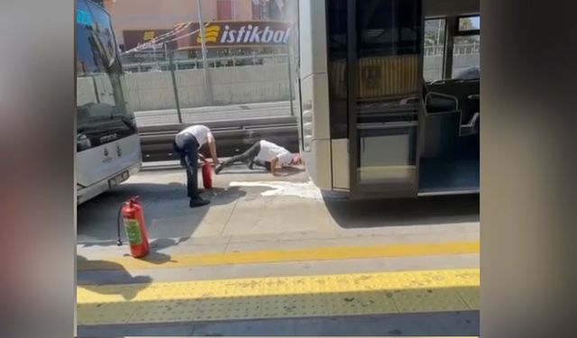 Metrobüste yangın çıktı