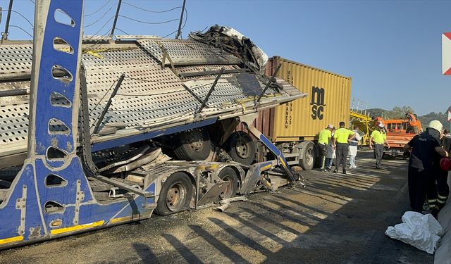 Zincirleme trafik kazasında 1 kişi öldü, 7 kişi yaralı