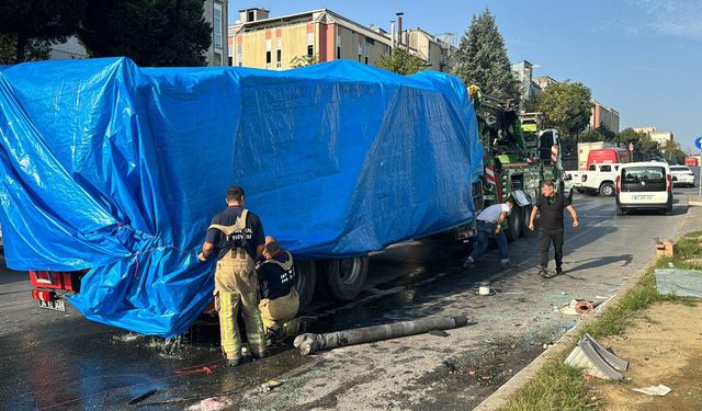 Devrilen itfaiye aracındaki 2 kişi yaralandı