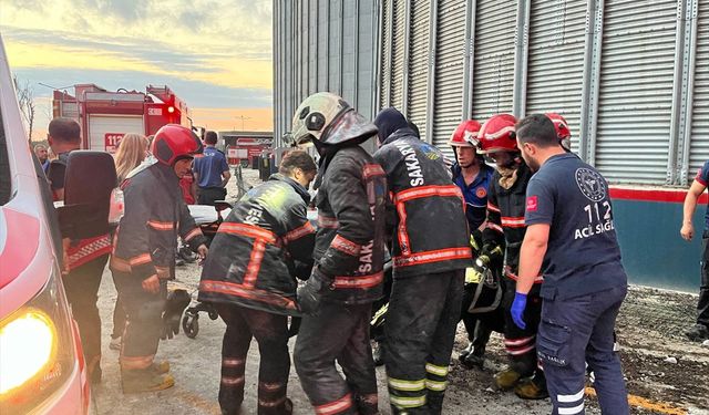 Makarna fabrikasındaki patlamada bir kişinin cansız bedenine ulaşıldı