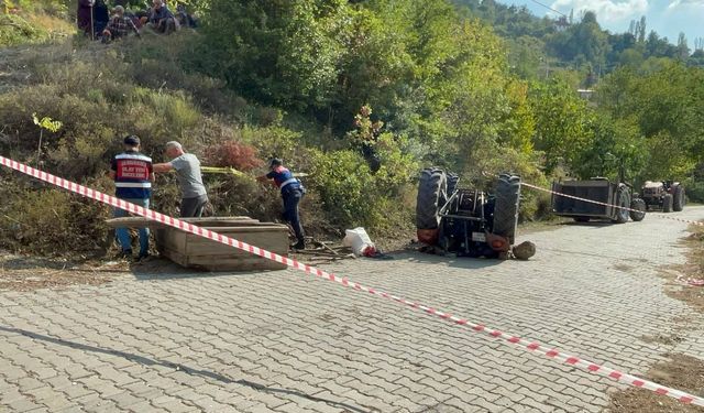 Traktörün devrilmesi sonucu 2 kişi öldü