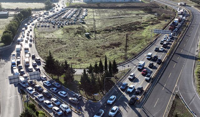 Başkan Akay, Tugay Kavşağı’nda trafik sorununa dikkat çekti