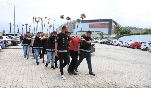 Bir kişinin öldürülmesiyle ilgili yakalanan 5 şüpheli tutuklandı