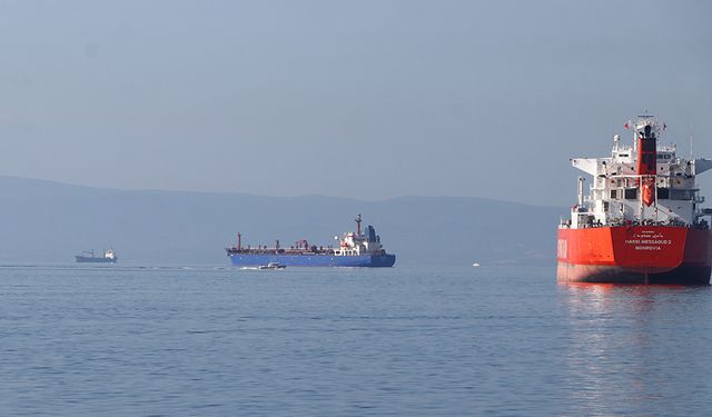 Denize düştüğü belirtilen kişiyi arama çalışmaları sürüyor