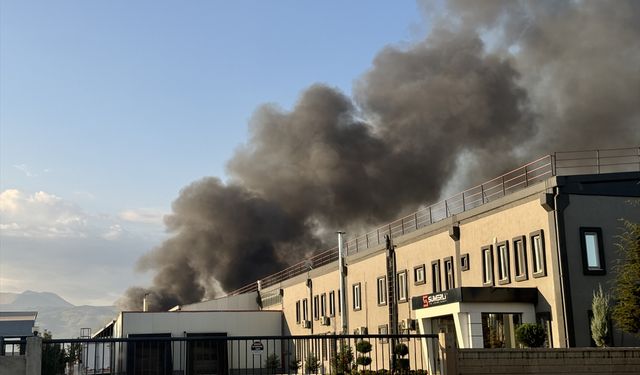 Keçe fabrikasında yangın çıktı