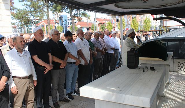 Hikmet Sivri gözyaşları arasında toprağa verildi