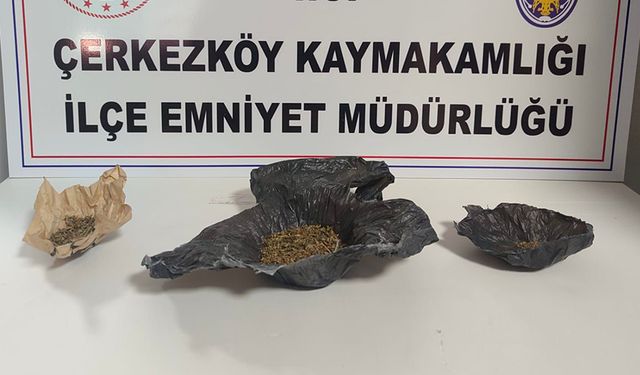 Çerkezköy’de durdurulan araçtan uyuşturucu çıktı: 3 kişi gözaltına alındı