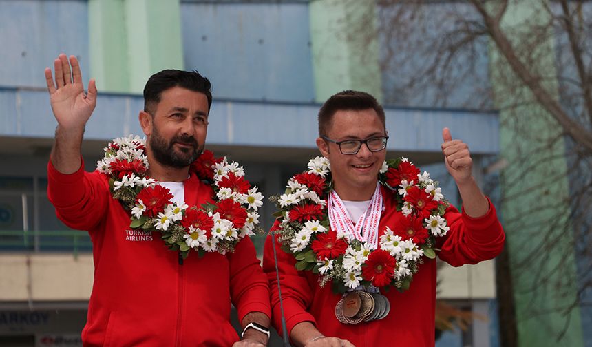 Milli atlet Emirhan Tekirdağ'da törenle karşılandı